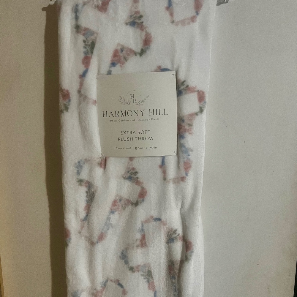 50"x 70' Extra Soft Oversized Plush Throw Blanket ,NWT